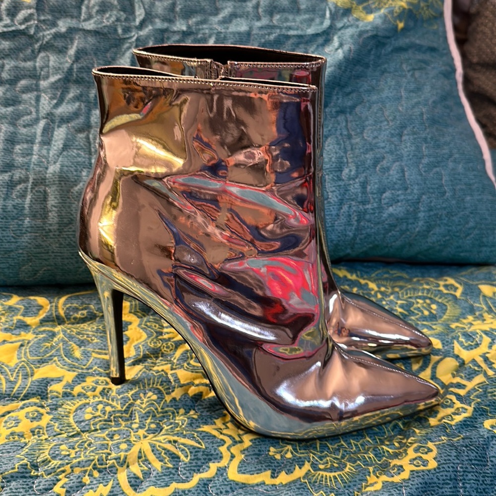 COPY - Metallic mirrored silver heels booties
